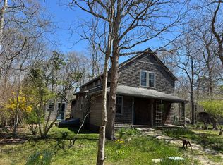 4 Rock Pond Rd W, Vineyard Haven, MA 02568