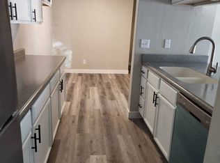 1320 Riverside Dr APT 5, Fort Atkinson, WI 53538