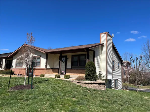 1 Wenona Dr, Washington, MO 63090