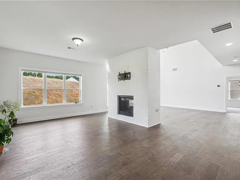 4055 Starwood Dr — Photo 14