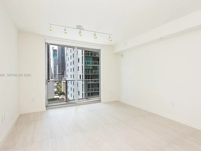 77 SE 5th St #1813 — Photo 9