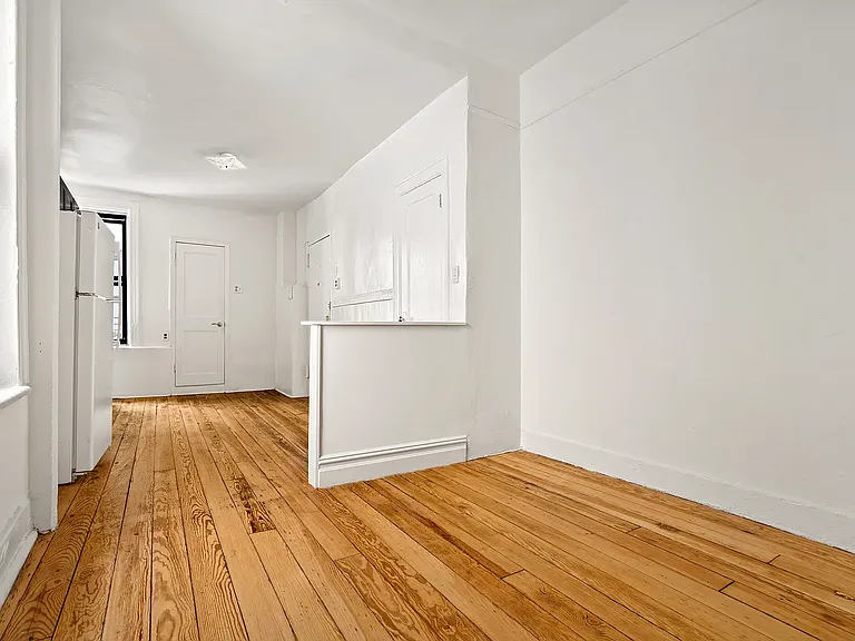 270 W 12th St #5A — Photo 7