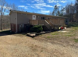 1147 James River Rd, Gladstone, VA 24553
