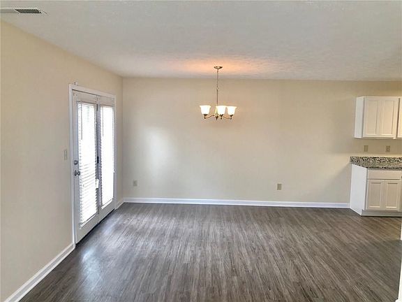 4th image of 4946 Lewiston Dr