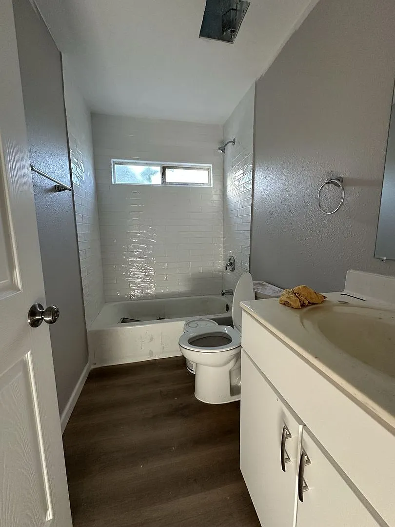 Comfortable Austin Home in a Convenient Location — Photo 4