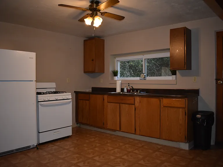 17 Jefferson St — Photo 2