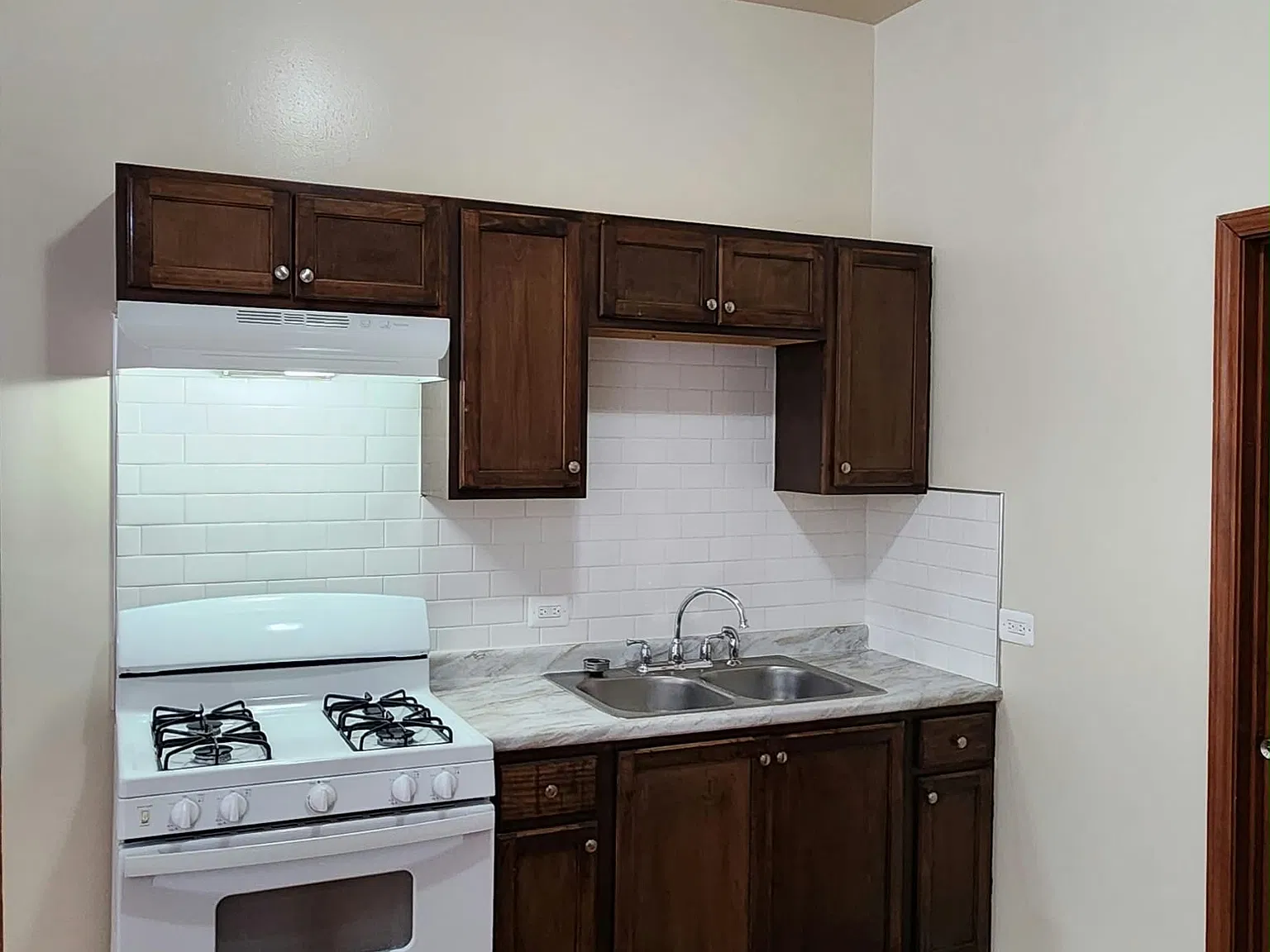 1 bed, 1100 sqft, $1,450 — Photo 3