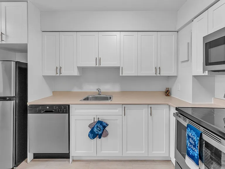 800 Castell Rd — Photo 10