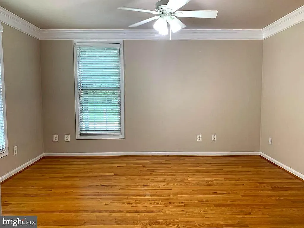 3 bed, 3.5 bath, 2700 sqft, $4,500 — Photo 2