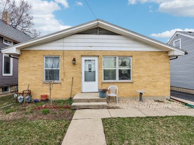 1016-18 Solfisburg Ave, Aurora, IL, 60505