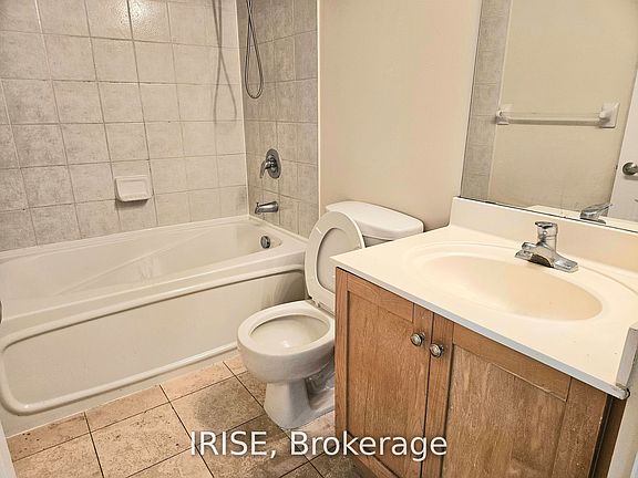4th image of 323 Richmond St E #611