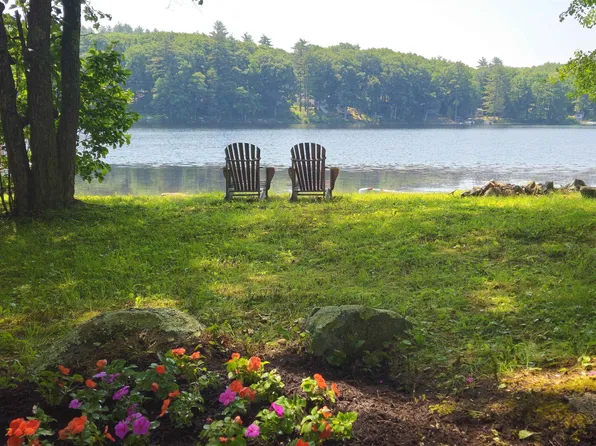 617 Long Shores Drive, Barrington, NH 03825