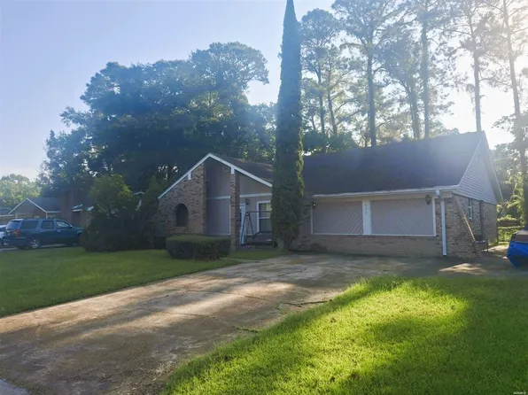 470 Annette Ln, Diberville, MS 39540