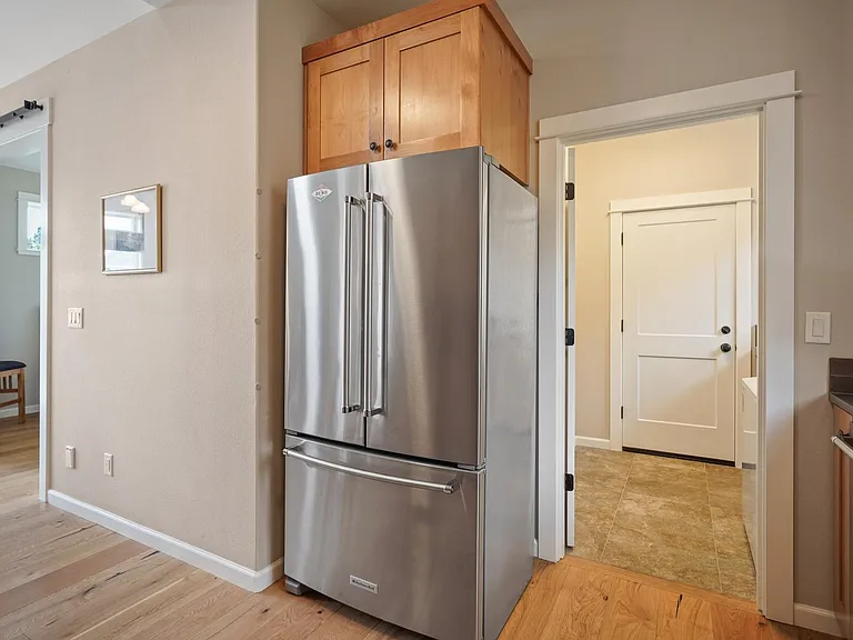 2439 NW Drouillard Ave — Photo 10