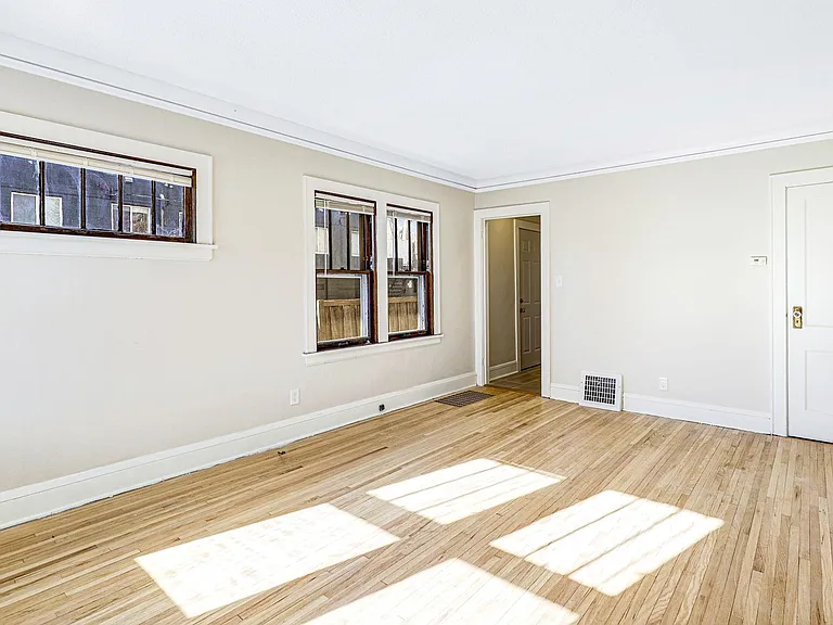 1267 Saint Clair Ave #WEST — Photo 4
