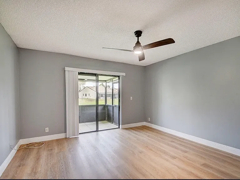 1921 Monks Ct — Photo 5