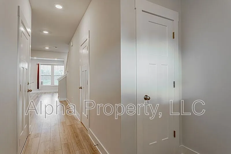 3 bed, 2.5 bath, 1587 sqft, $1,875 — Photo 4