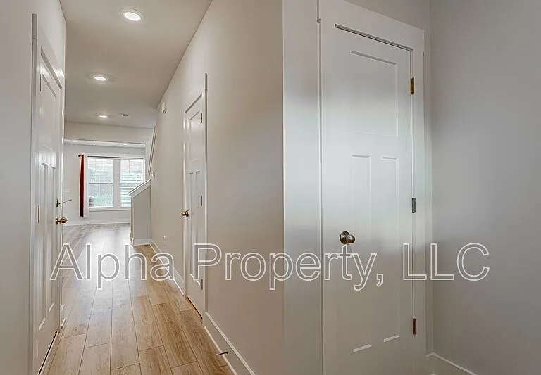 30 Mardale Ln — Photo 4