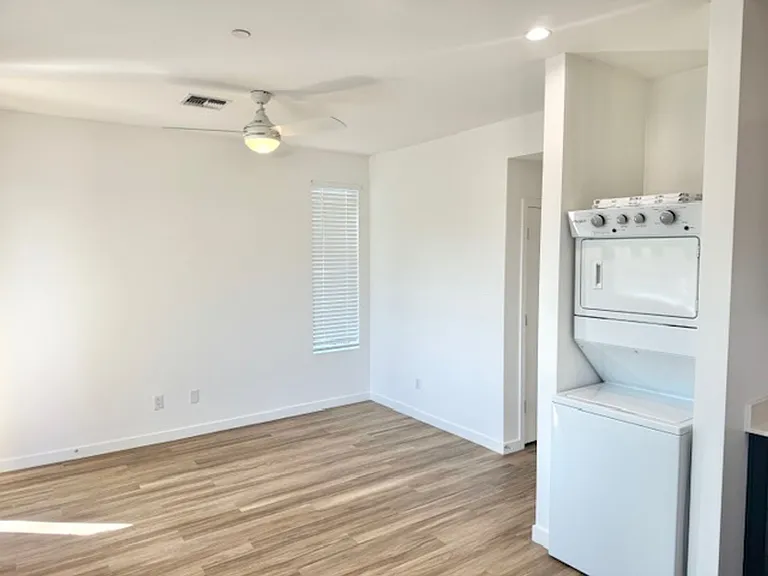 2950 N 29th Pl — Photo 5