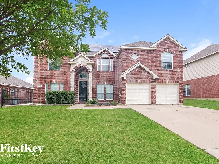 611 Dover Heights Trl — Photo 1