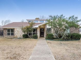 1304 Winn Pl, Edgecliff Village, TX 76134
