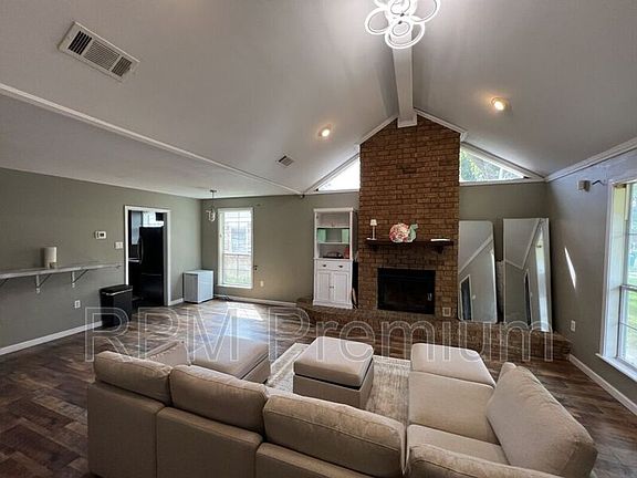 5th image of 8725 Fairoaks St
