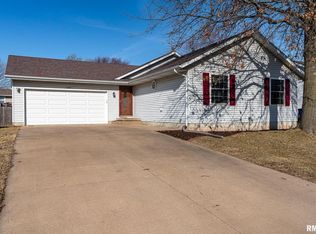 1024 N Stark St, Davenport, IA 52804