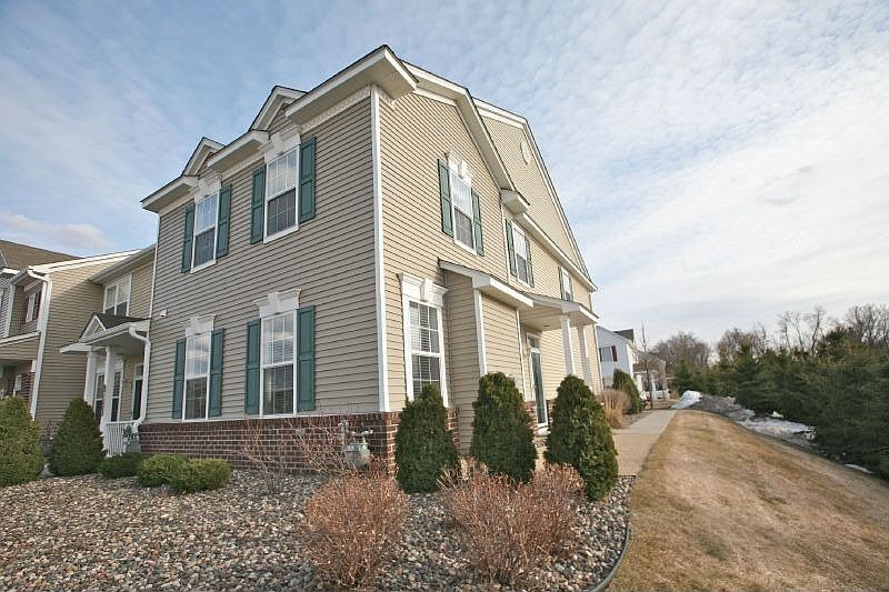 1st image of 10877 Oak Grove Cir Unit D