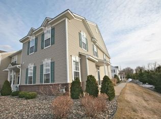 10877 Oak Grove Cir UNIT D, Woodbury, MN 55129