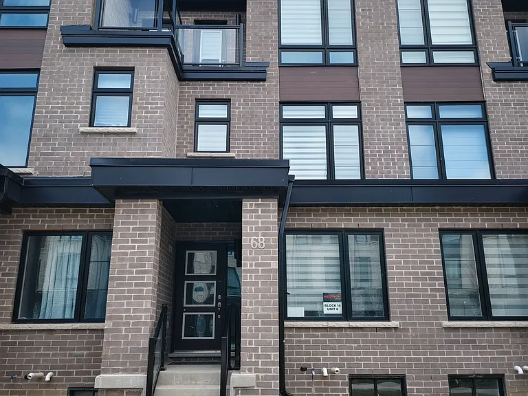 68 Stauffer Cres — Photo 1