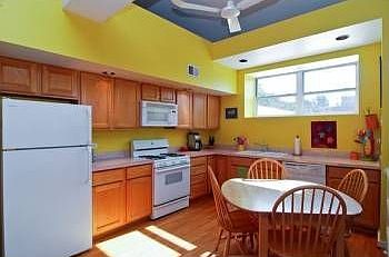 4th image of 5823 N Ravenswood Ave APT 211