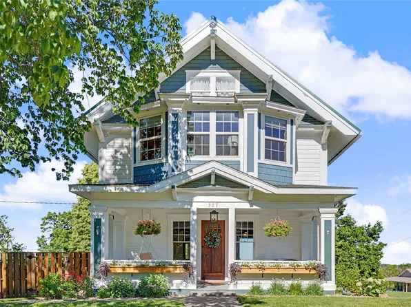 307 N 7th St, Guthrie Center, IA 50115