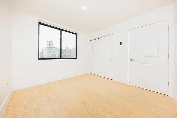 Rented by Oxford Property Group | media 37