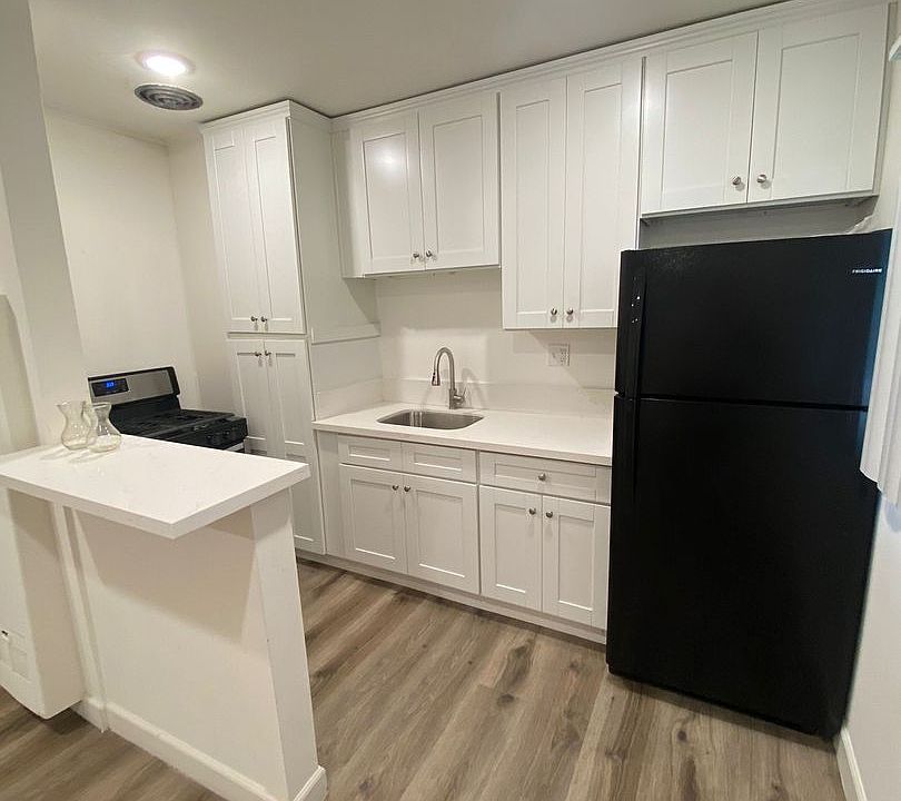 1st image of 6447 N Figueroa St #C