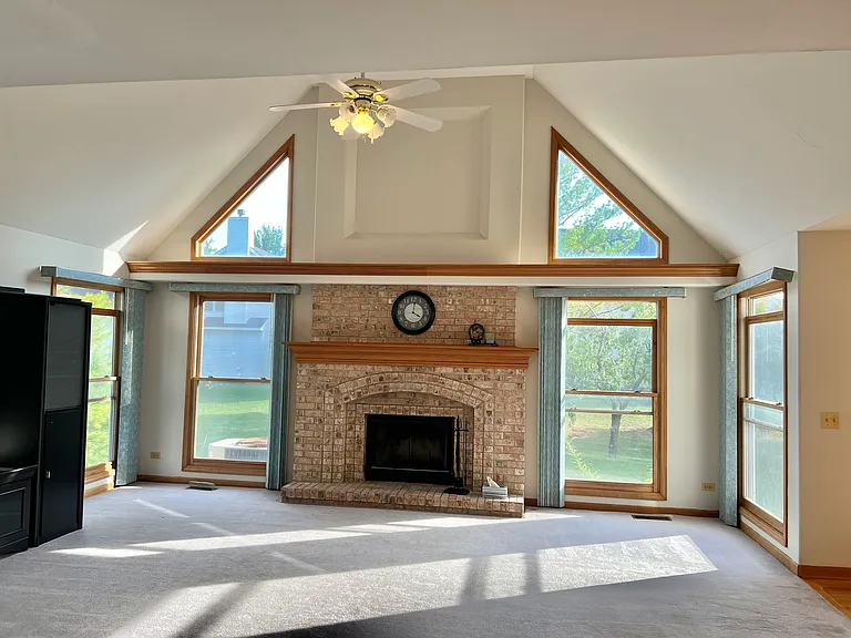 780 Sigmund Rd — Photo 4
