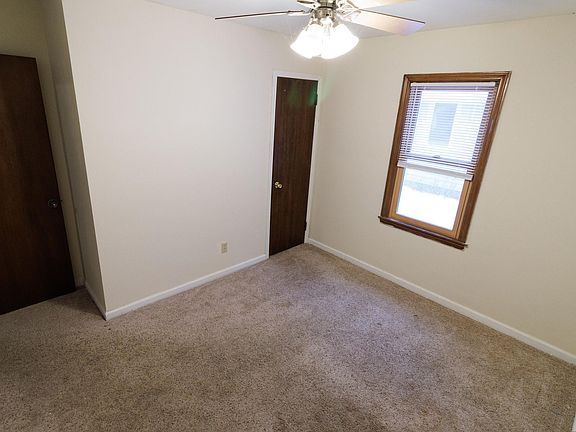 3rd image of 2508 27th Ave NE
