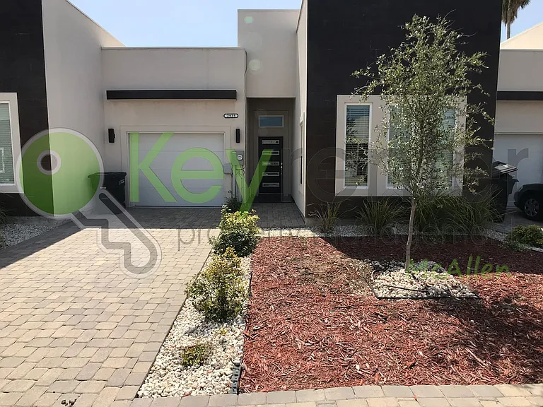 2920 N 51st St — Photo 1