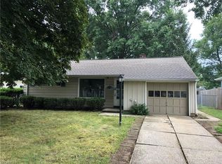 8940 Lynnhaven Rd, Parma Heights, OH 44130