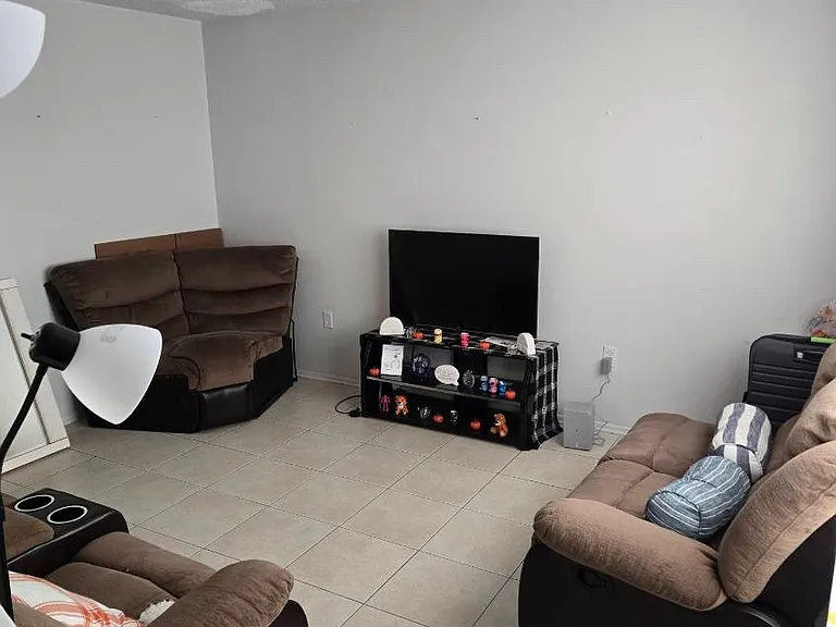 1410 Ridge Lake Ct #1410 — Photo 3