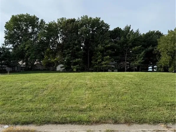 1704 NW Mock Ave, Blue Springs, MO 64015