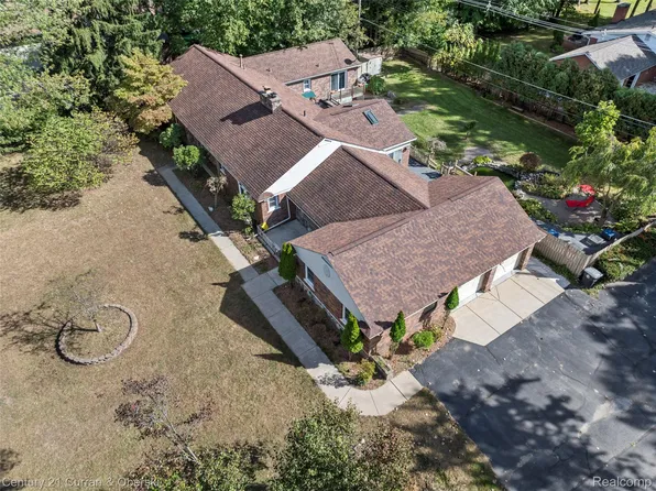 32525 Six Mile Rd, Livonia, MI 48152