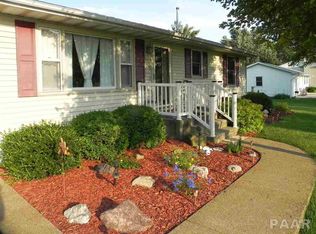 1002 S East Ave, Manito, IL 61546