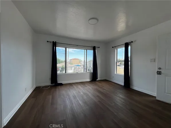 7215 S Van Ness Ave, Los Angeles, CA 90043