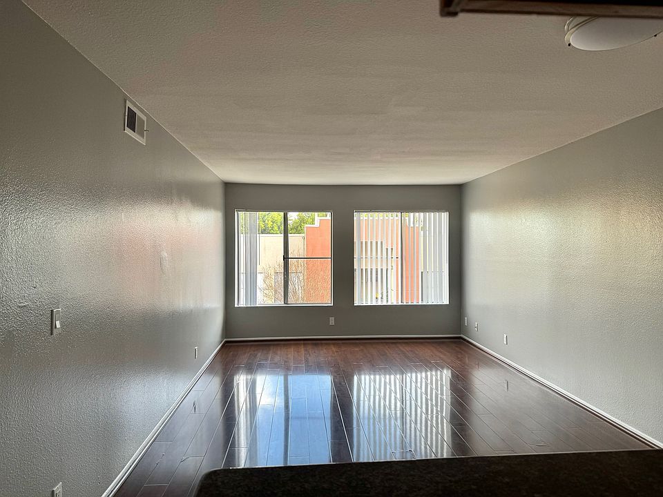 1st image of 5311 Huntington Dr N APT 1