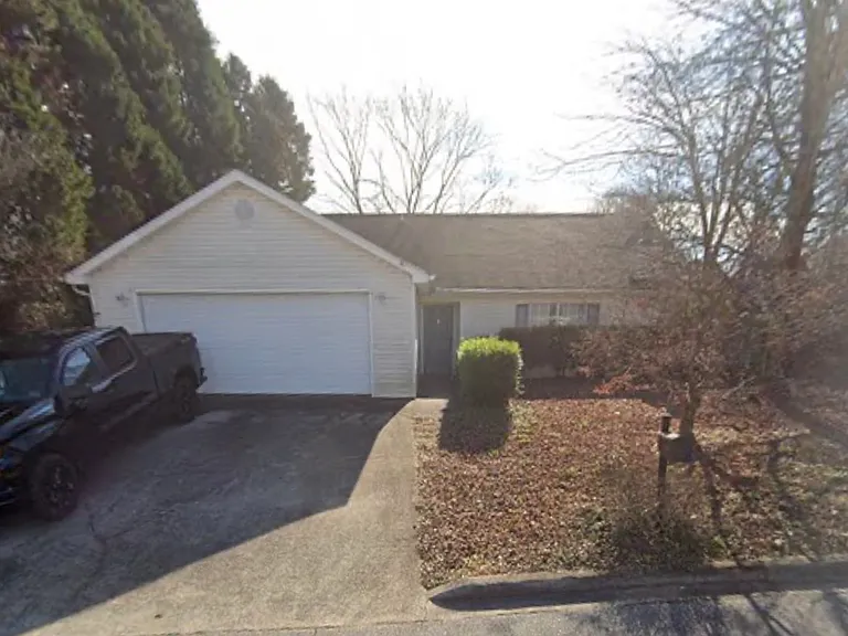 621 Forest Creek Cir — Photo 22