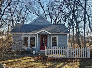 22900 Lake Way, Farmington, MI 48336