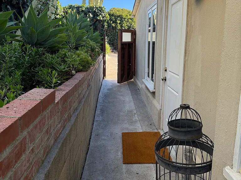 Summit Dr — Photo 5