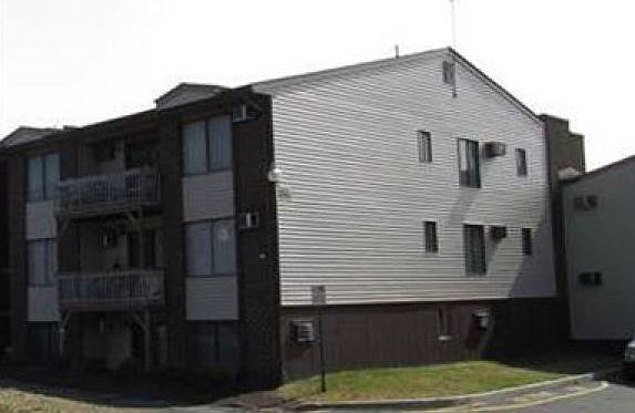2nd image of 317 Country Club Ln
