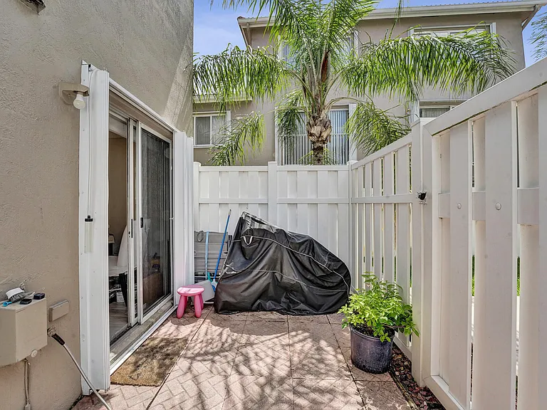 173 Riviera Cir — Photo 33