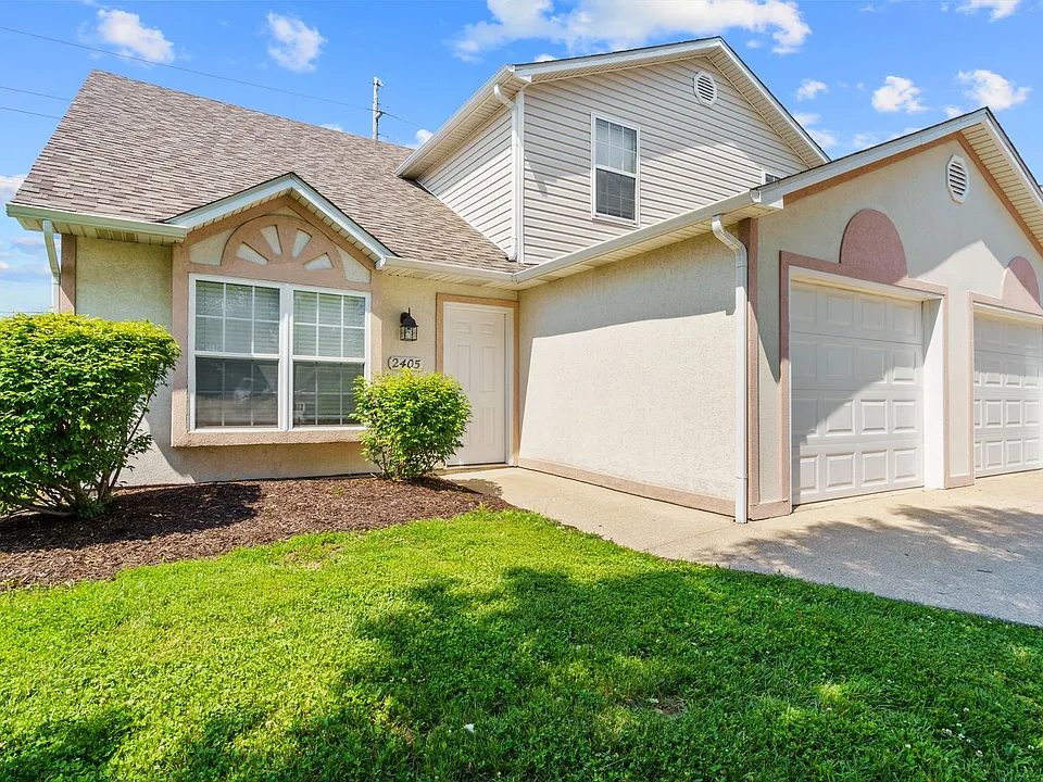 2405-2407 Northampton Dr.